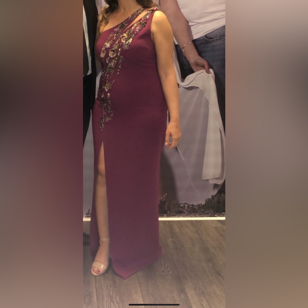 Elegant dress size 10 wear one time